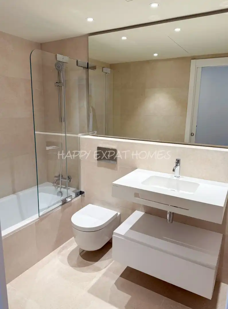 Bathroom of Flat for sale in Sitges  with Air Conditioner, Heating and Private garden