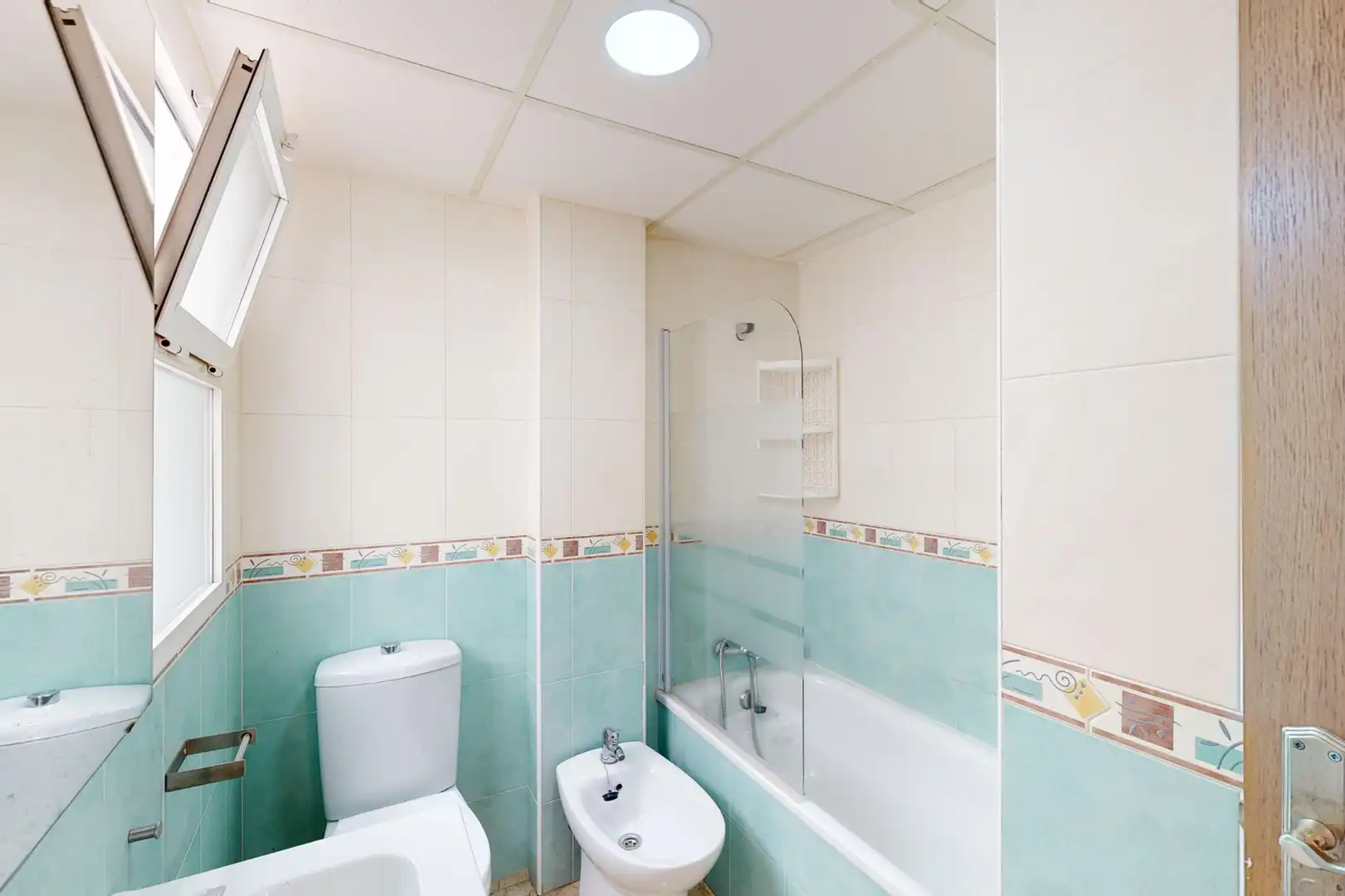 Baño de Casa adosada en venta en Murcia con Aire acondicionado, Terraza y Trastero