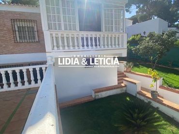 Chalet con piscina en venta en Oromana