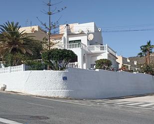 Vista exterior de Casa o xalet en venda en El Campello amb Aire condicionat, Terrassa i Balcó