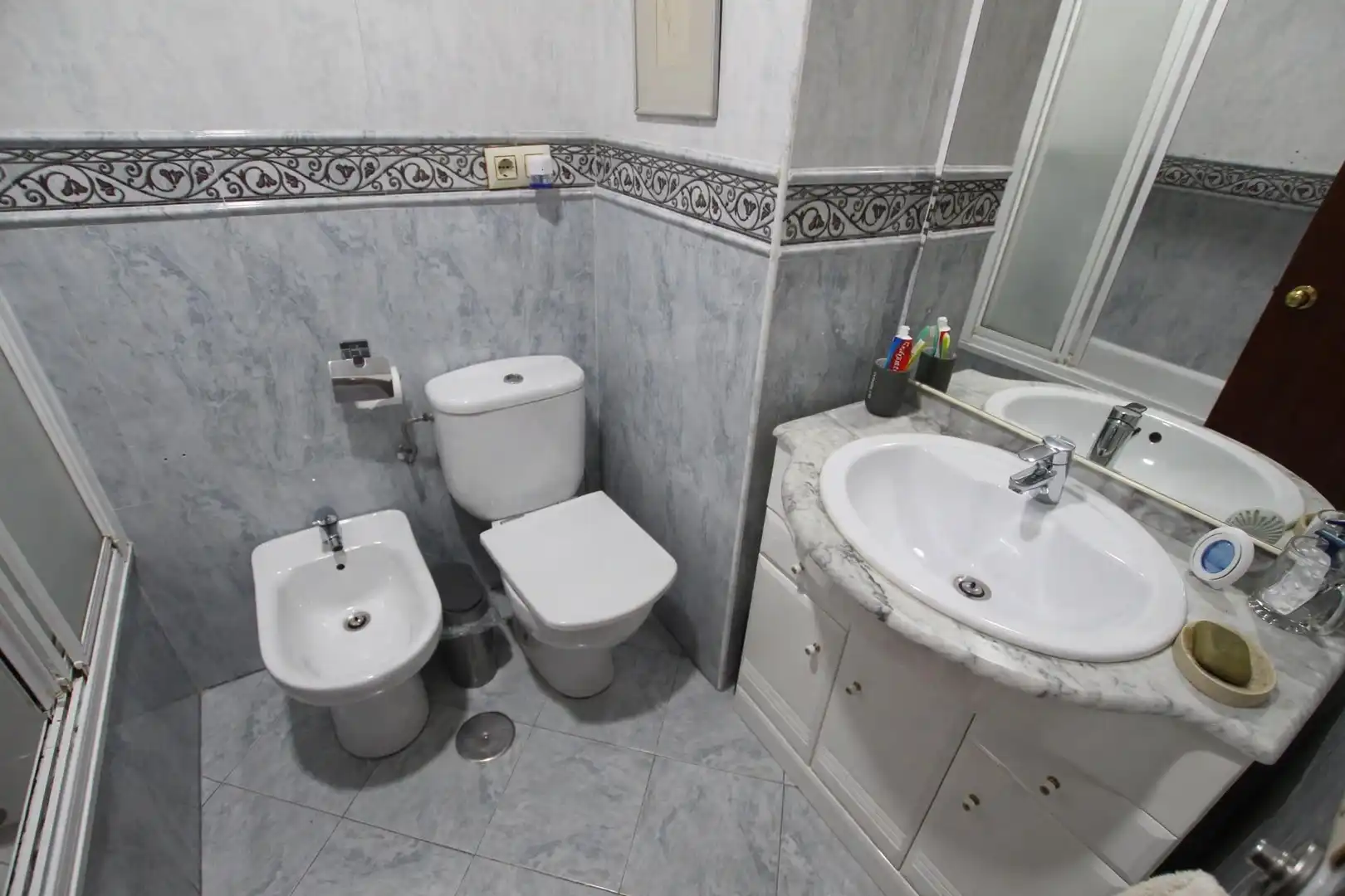 Badezimmer von Wohnung zum Verkauf in Jerez de la Frontera mit Klimaanlage, Parkett und Terrasse