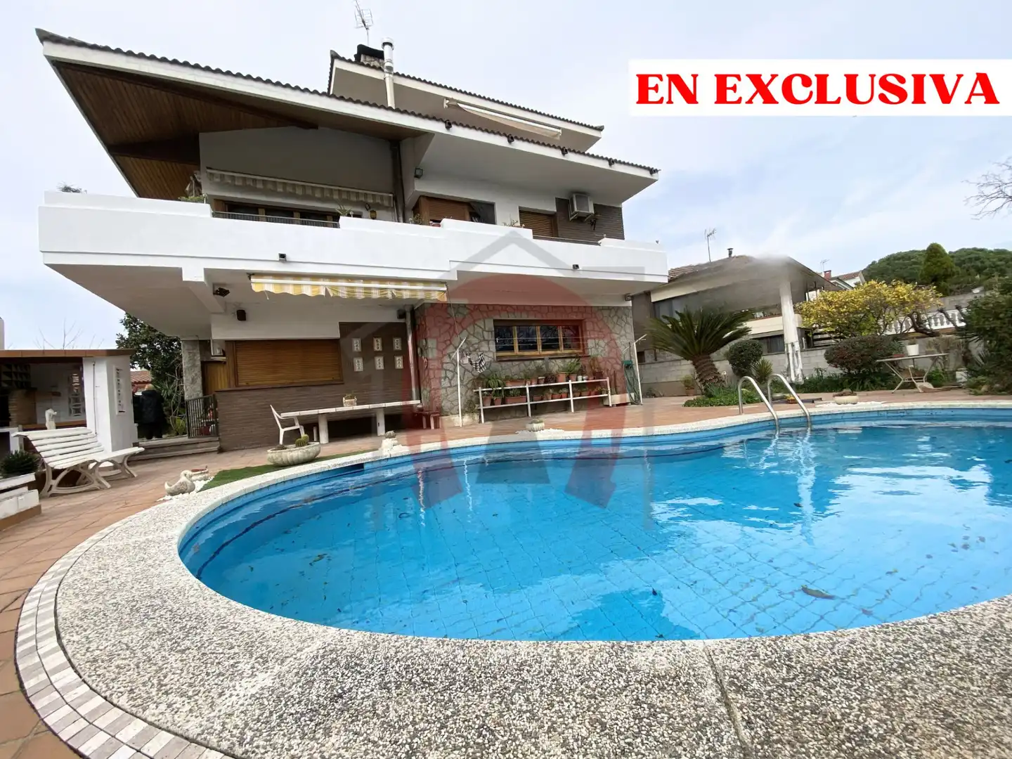 Vista exterior de Casa o chalet en venta en Palau-solità i Plegamans con Terraza, Trastero y Piscina