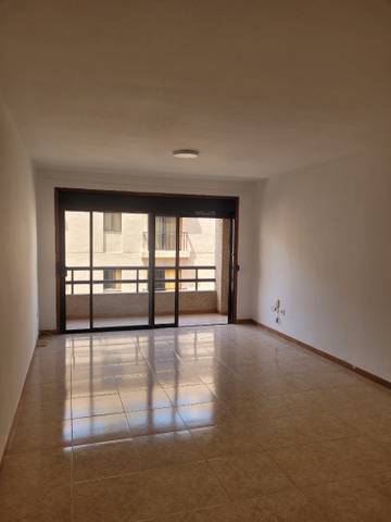 Piso en Alquiler en Calle Anselmo J. Benitez, 8 en Duggi - Rambla - Los Hoteles