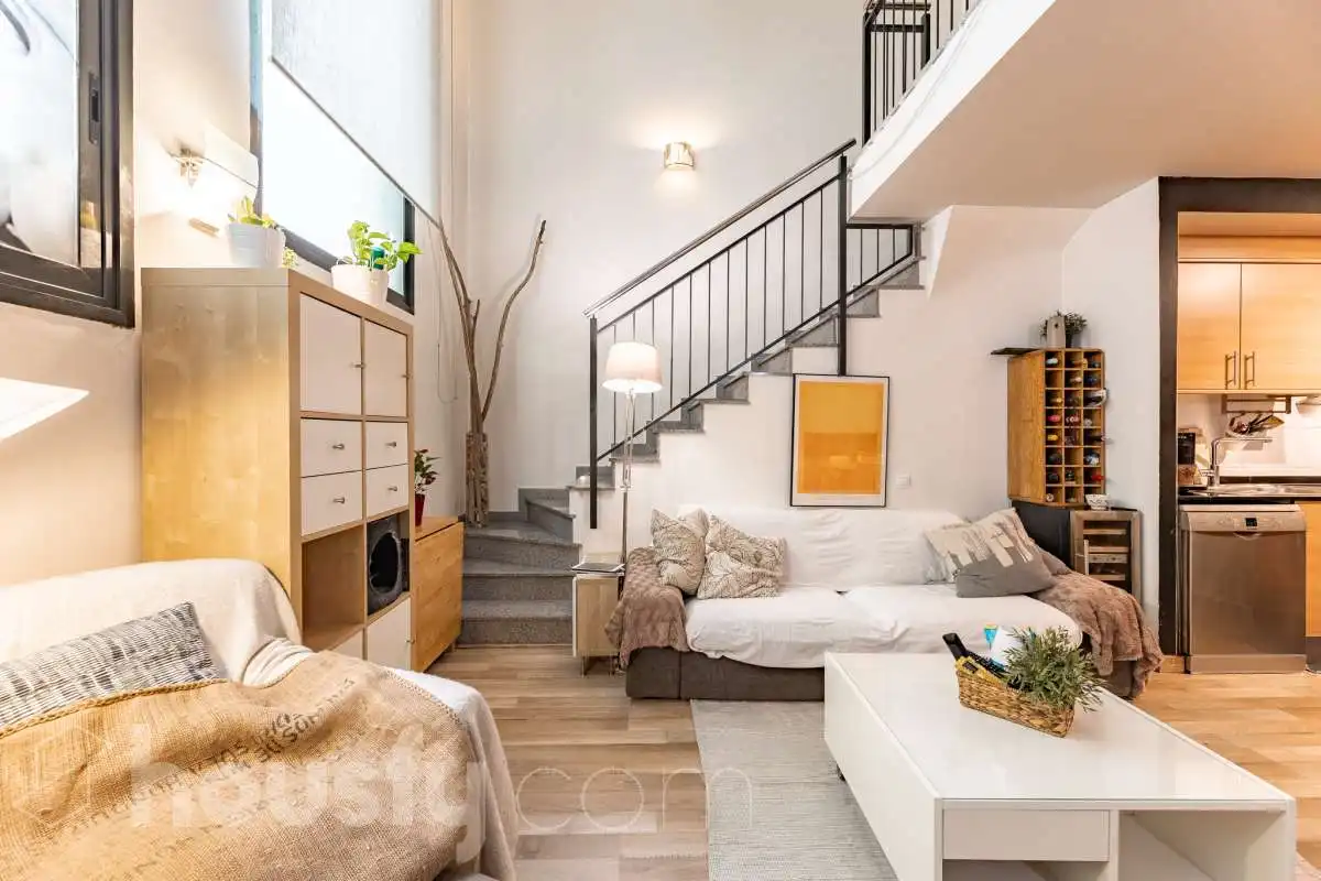Living room of Duplexes for sale in L'Hospitalet de Llobregat  with Air Conditioner, Heating and Parquet flooring