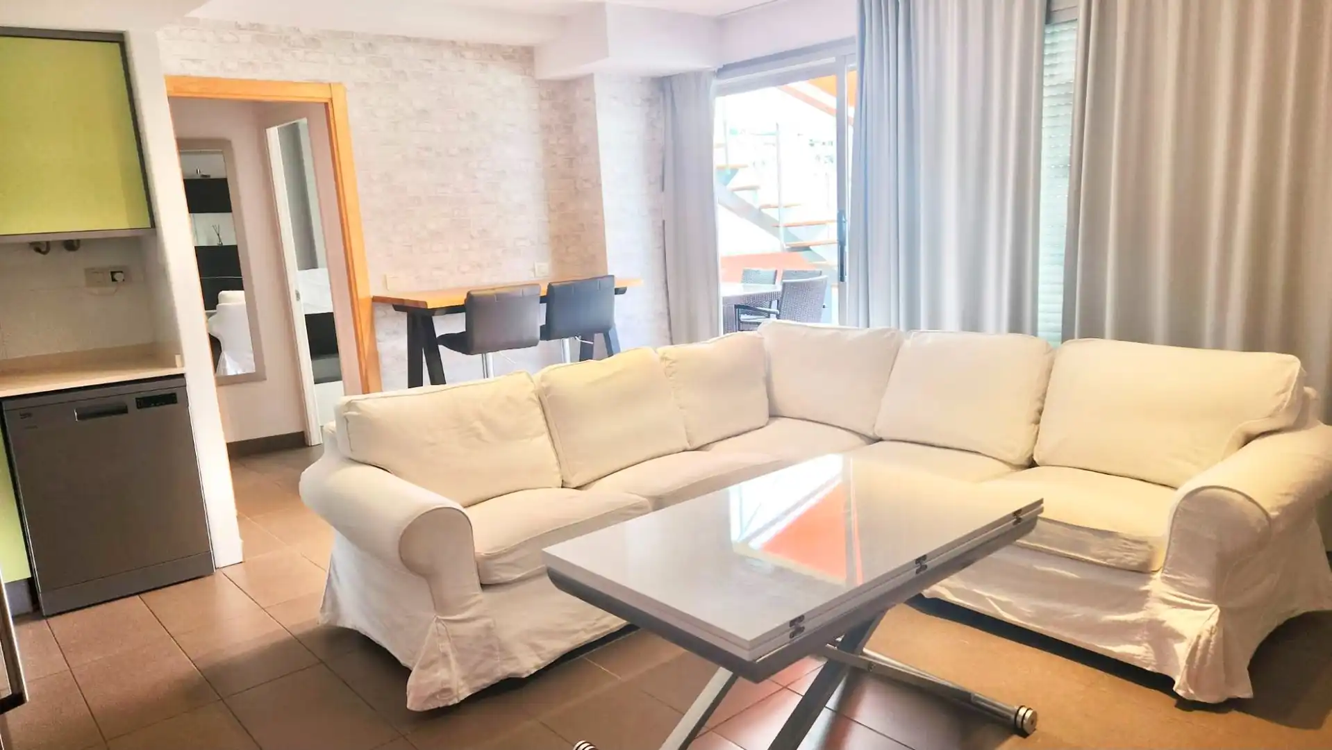 Sala de estar de Apartamento de alquiler en Calpe / Calp con Aire acondicionado, Piscina y Amueblado