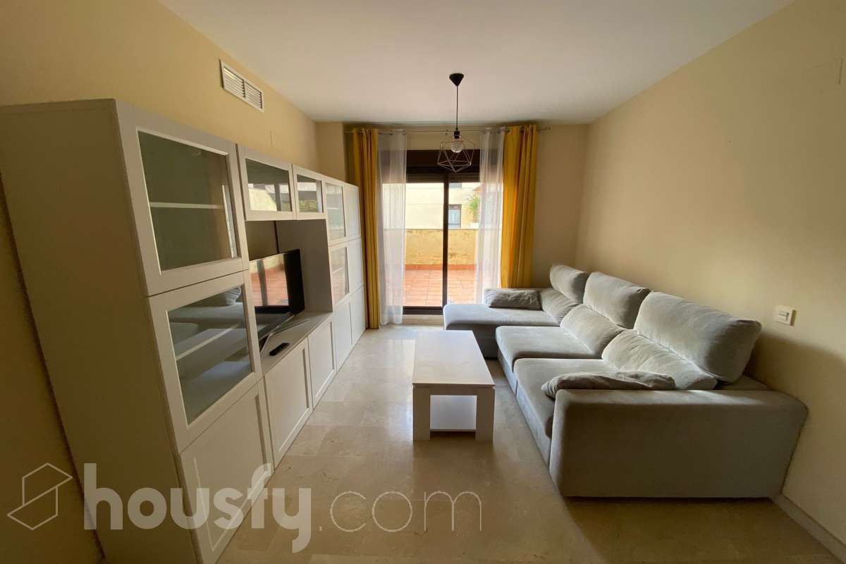 Sala d'estar de Pis de lloguer en Mairena del Aljarafe amb Aire condicionat, Terrassa i Moblat