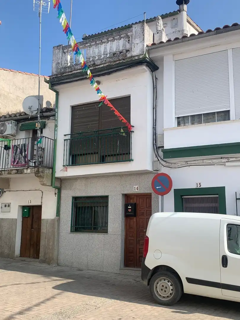 Exterior view of Houses for sale in Valdeobispo  with Terrace