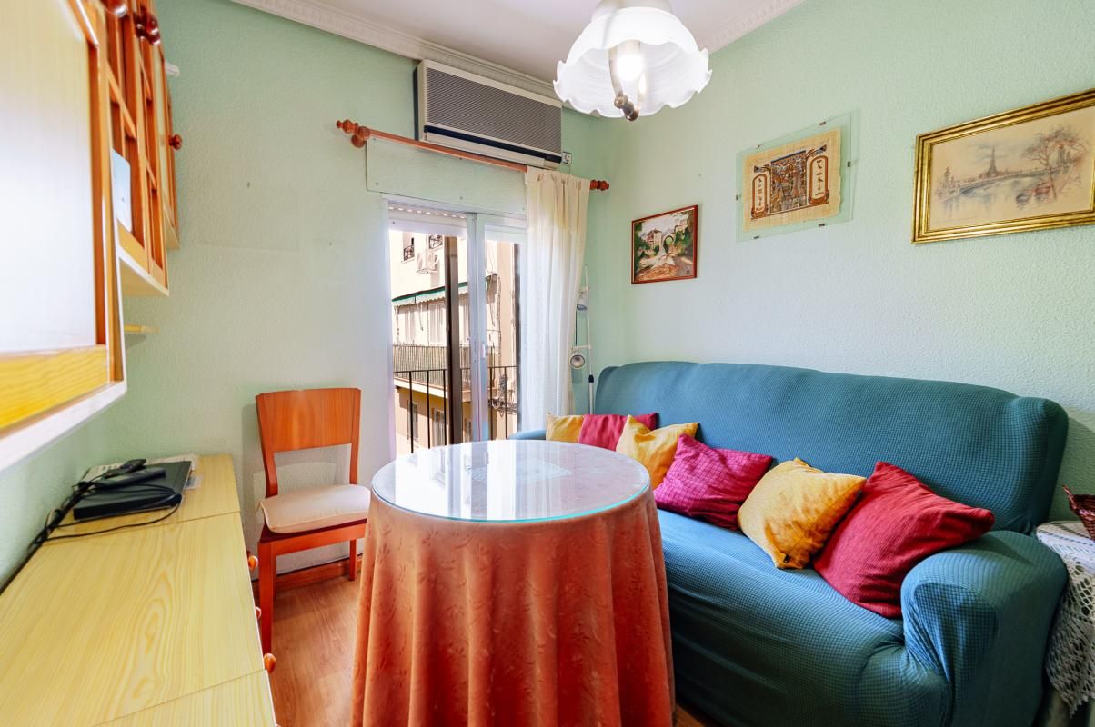 Dormitori de Pis en venda en  Madrid Capital amb Aire condicionat, Calefacció i Terrassa