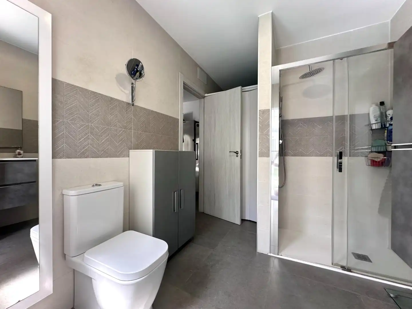 Baño de Casa o chalet en venta en Churriana de la Vega con Aire acondicionado, Calefacción y Jardín privado