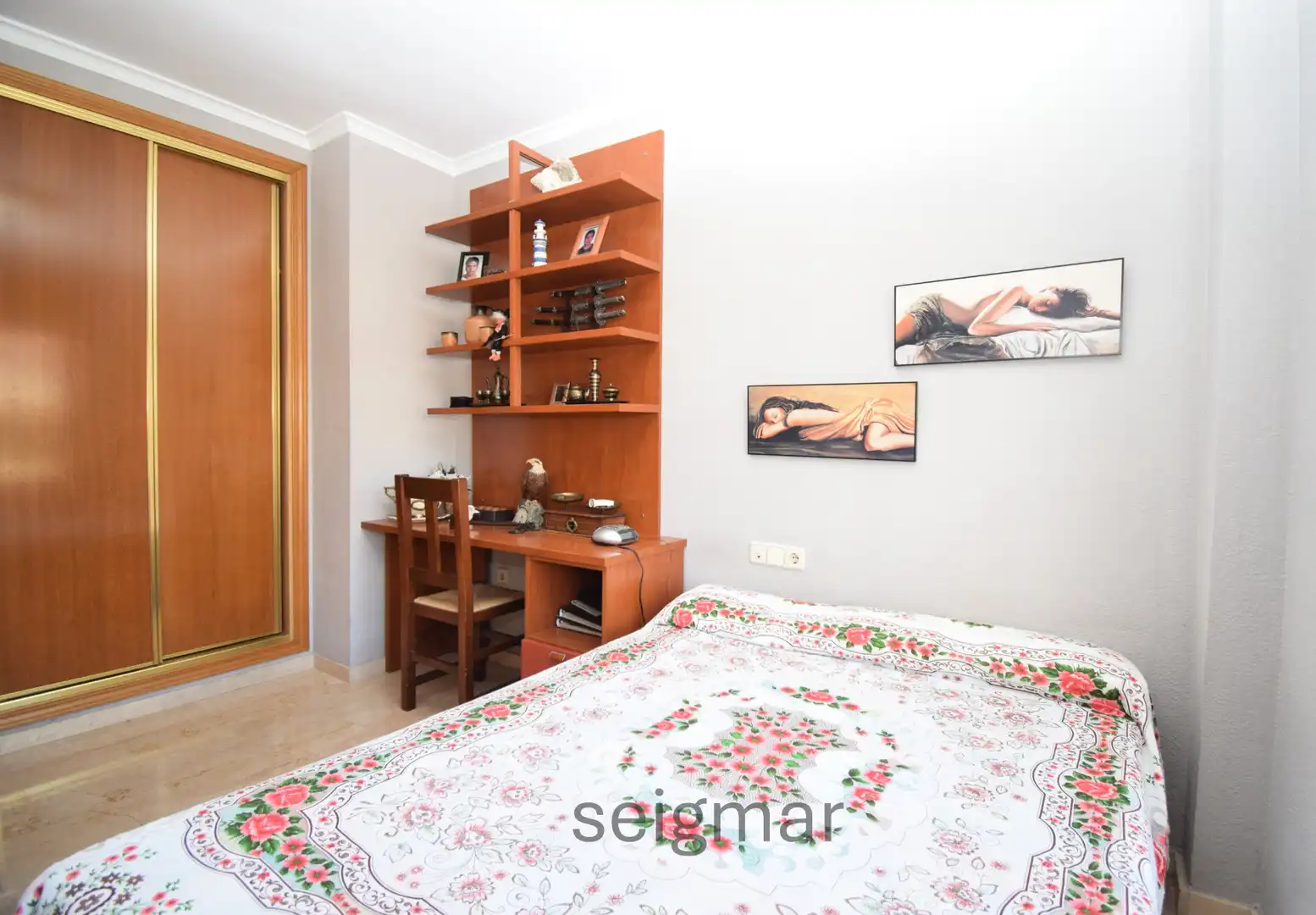 Habitación de Casa adosada en venta en La Nucia con Terraza, Horno y Lavadora