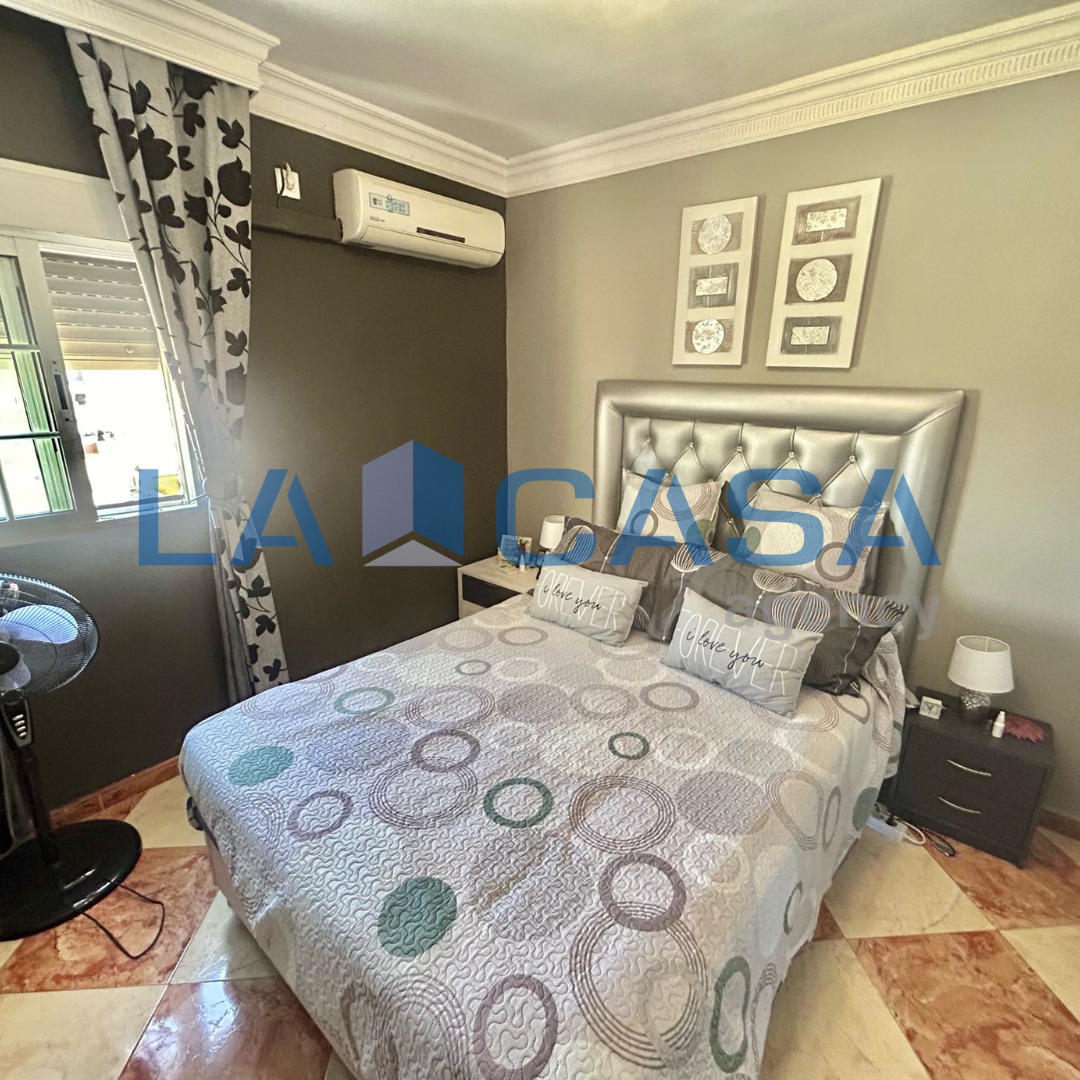 Bedroom of Flat for sale in  Sevilla Capital
