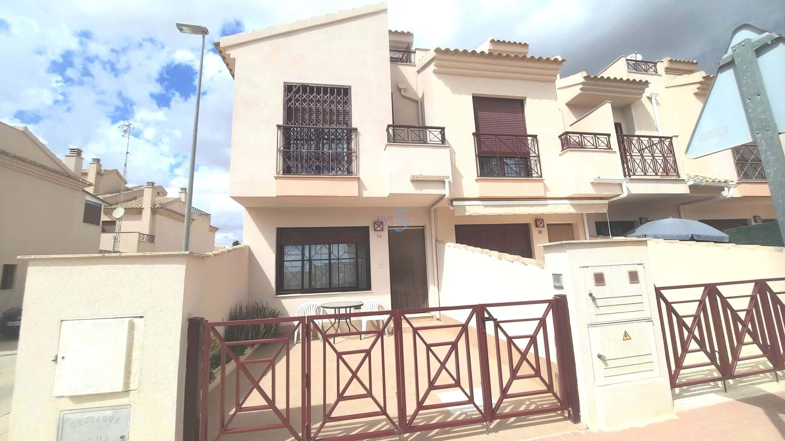 Vista exterior de Casa adosada en venda en Torre-Pacheco amb Aire condicionat, Calefacció i Terrassa