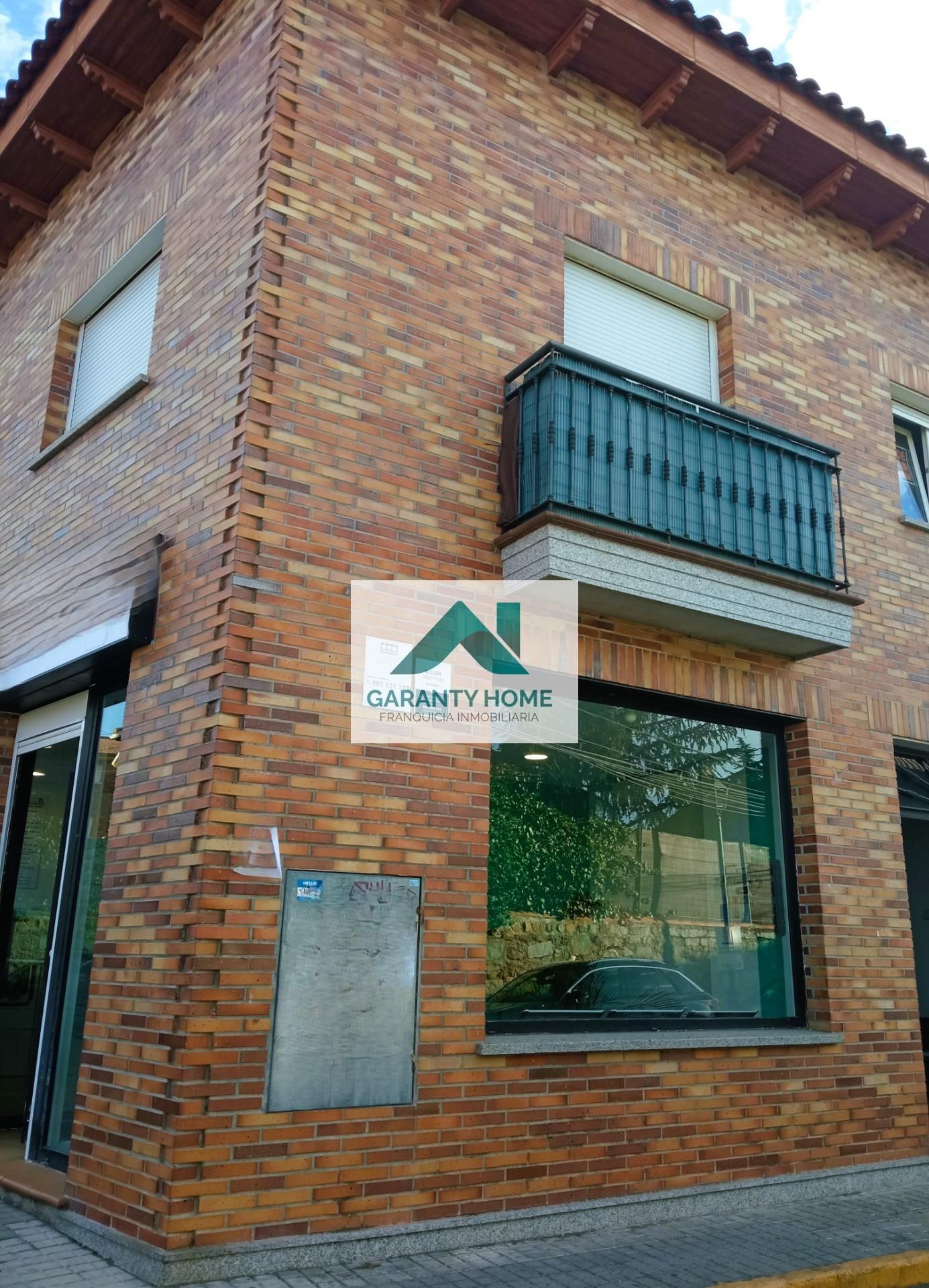 Vista exterior de Local en venta en Valdemorillo