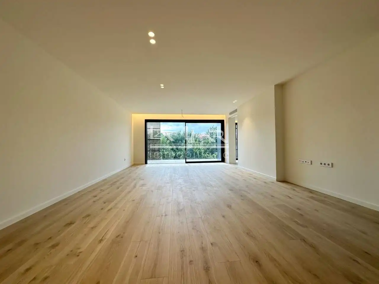 Living room of Flat for rent in Vic  with Air Conditioner, Heating and Parquet flooring
