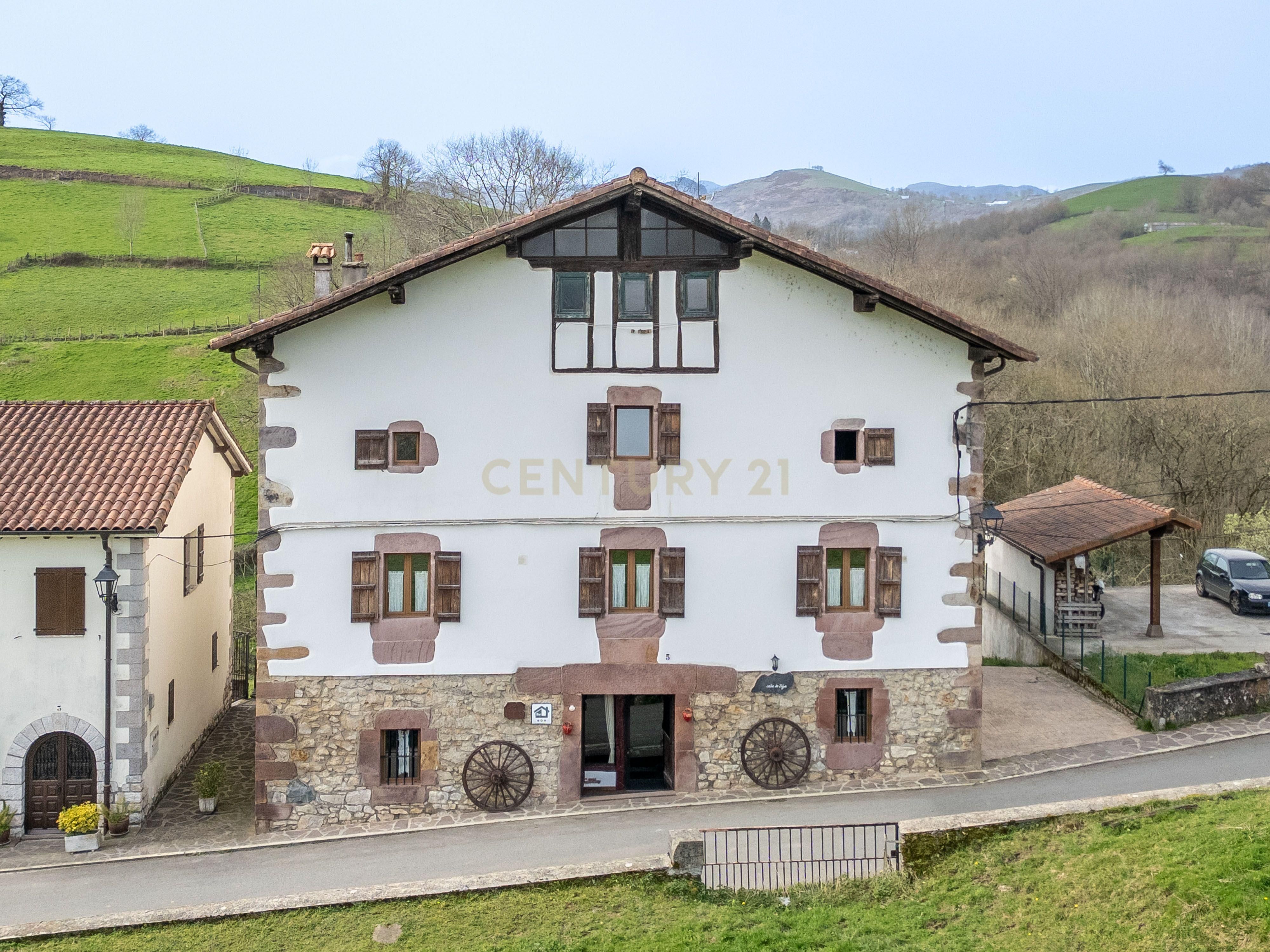 Vista exterior de Edifici en venda en Baztan