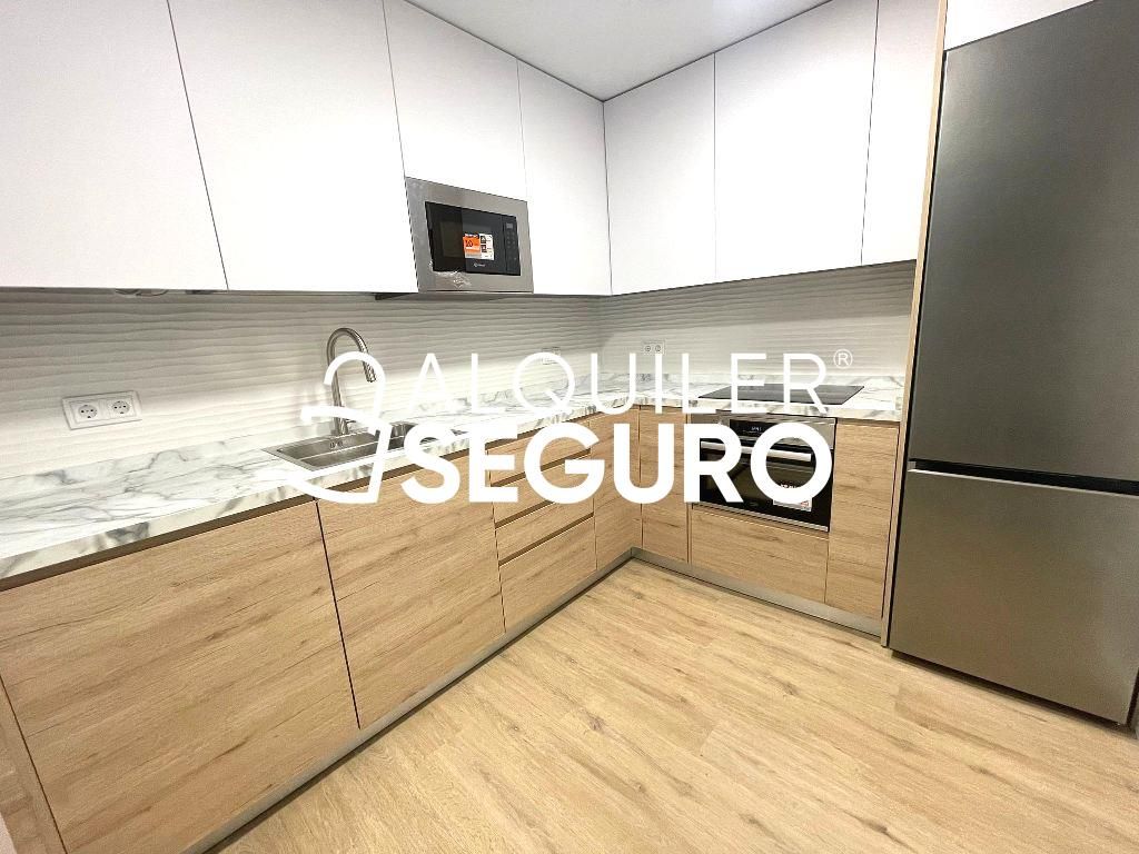 Kitchen of Flat to rent in  Madrid Capital  with Heating