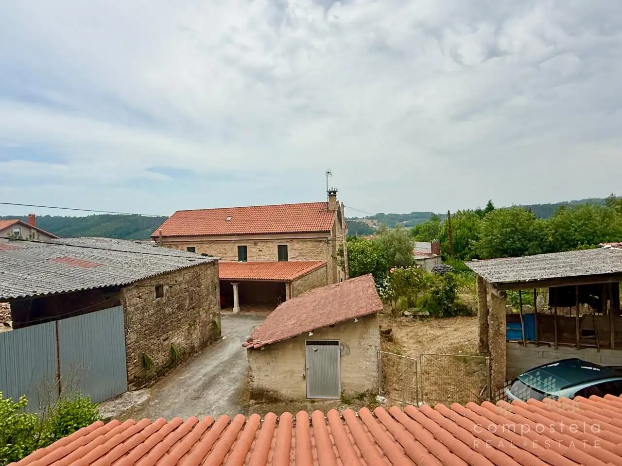 Vista exterior de Casa o xalet en venda en Santiago de Compostela  amb Jardí privat i Traster