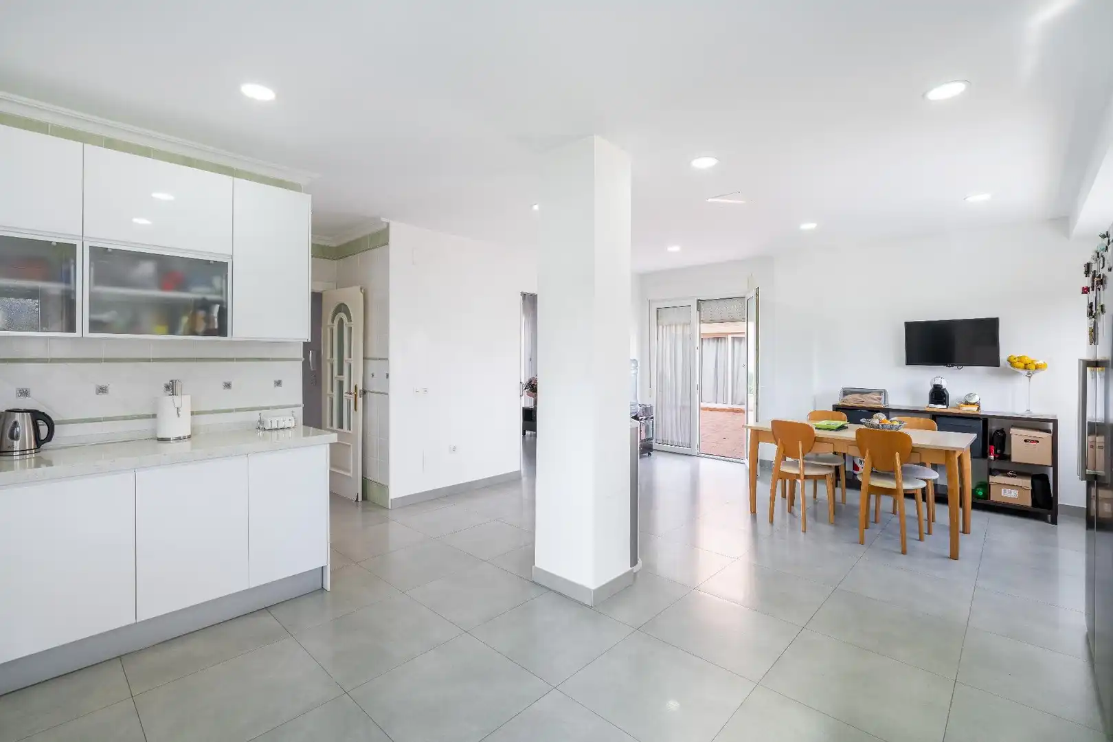 Kitchen of Houses for sale in Roquetas de Mar  with Air Conditioner, Private garden and Terrace