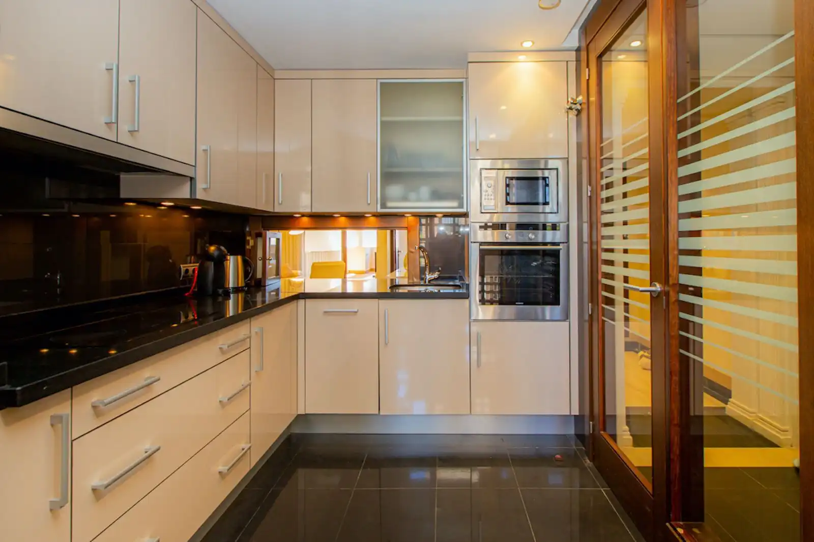 Cocina de Apartamento de alquiler en Estepona con Terraza, Amueblado y Internet