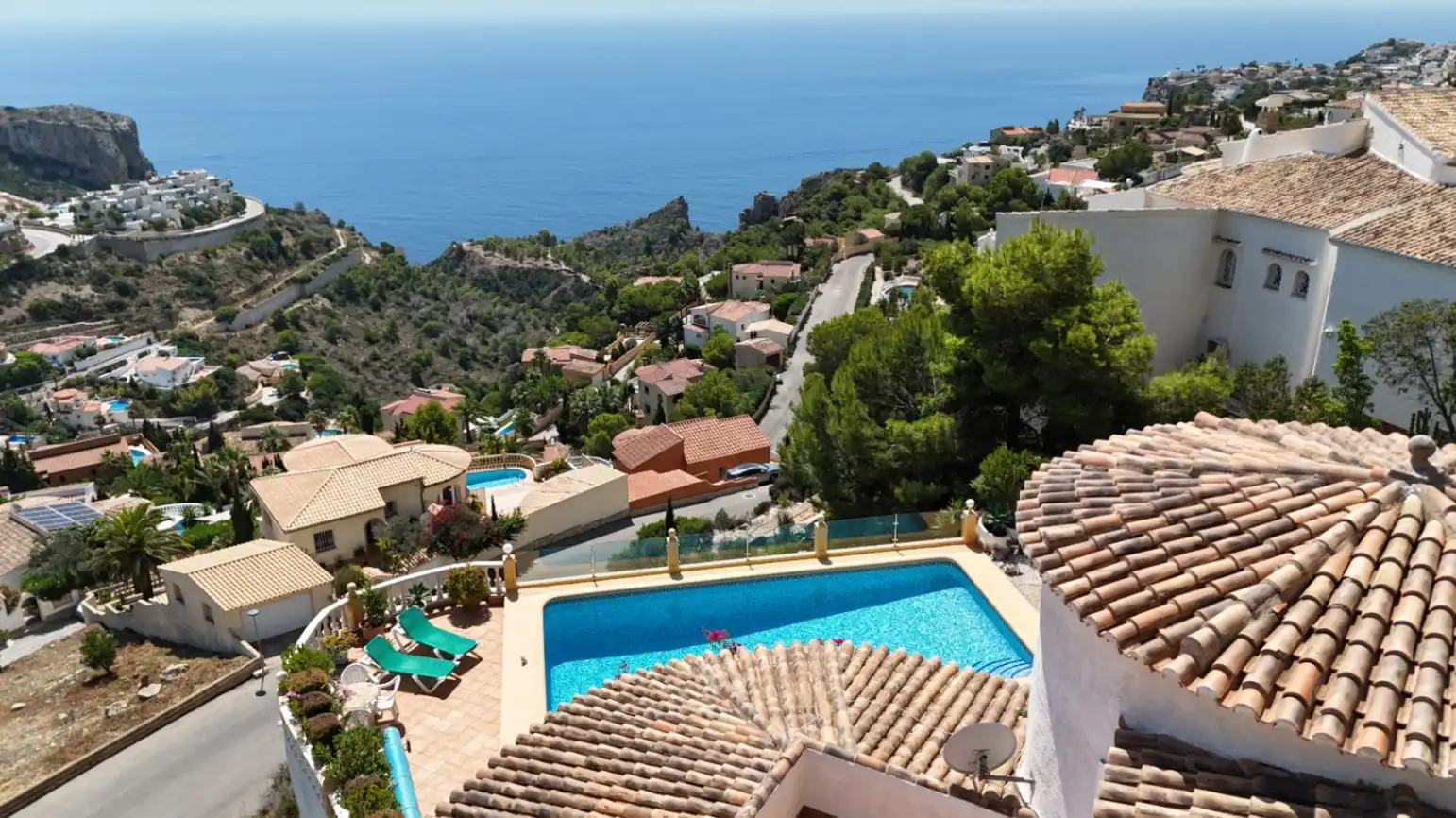 Vista exterior de Casa o chalet en venta en Benitachell / El Poble Nou de Benitatxell con Aire acondicionado, Calefacción y Jardín privado