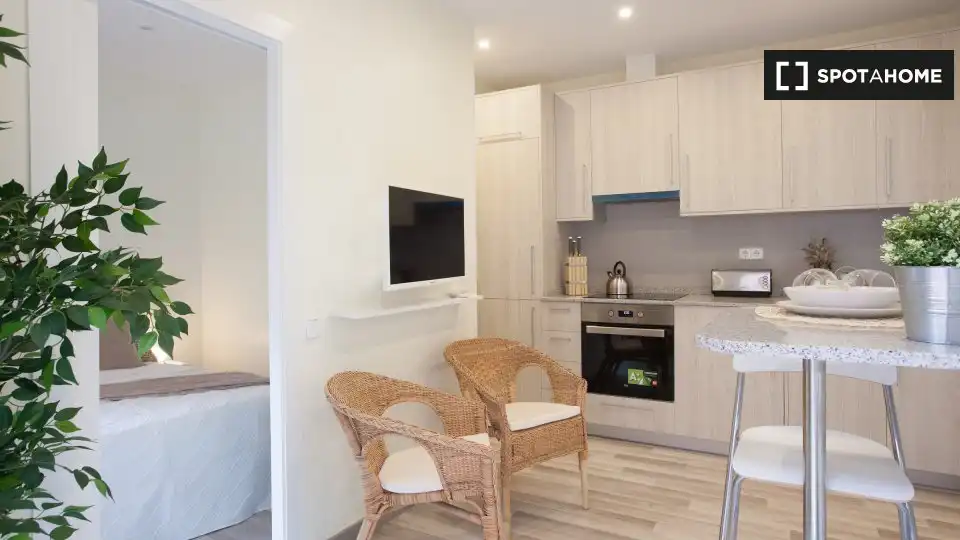 Küche von Wohnung zur Miete in Barcelona mit Klimaanlage, Heizung und Möbliert
