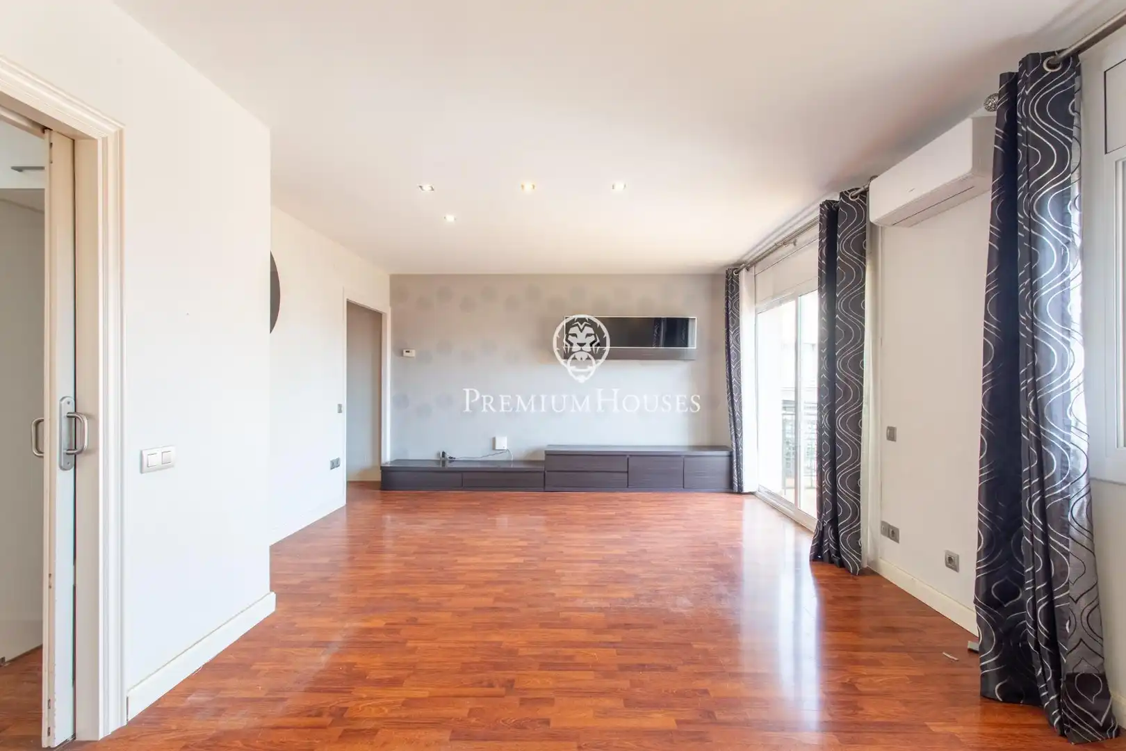 Attic for sale in Mataró  with Air Conditioner, Heating and Parquet flooring