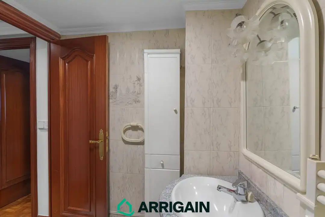 Baño de Piso en venta en Donostia - San Sebastián  con Calefacción y Terraza