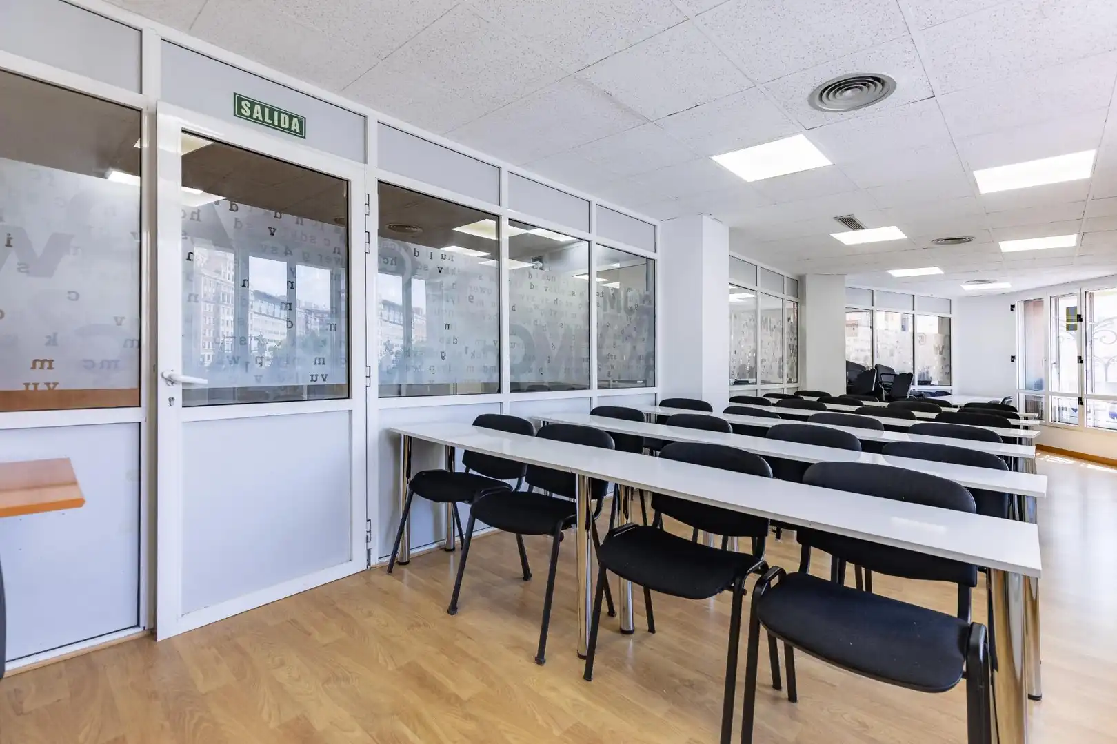 Office for rent in Valencia  with Air Conditioner and Heating