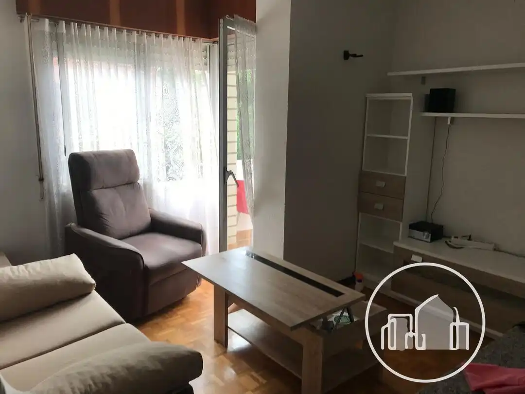Sala de estar de Piso en venta en Medina de Pomar con Amueblado y Balcón