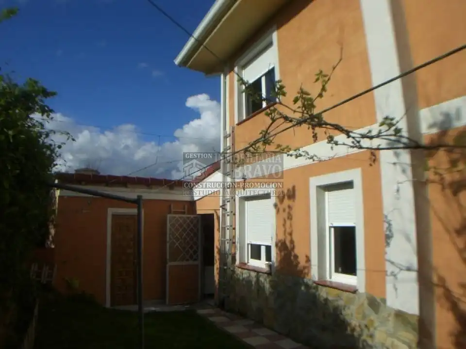 Chalet con jardín en venta en Villarcayo de Merindad de Castilla la Vieja, imagen 5