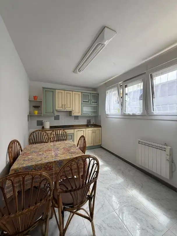Küche von Wohnung zur Miete in Sopela mit Privatgarten und Schwimmbad