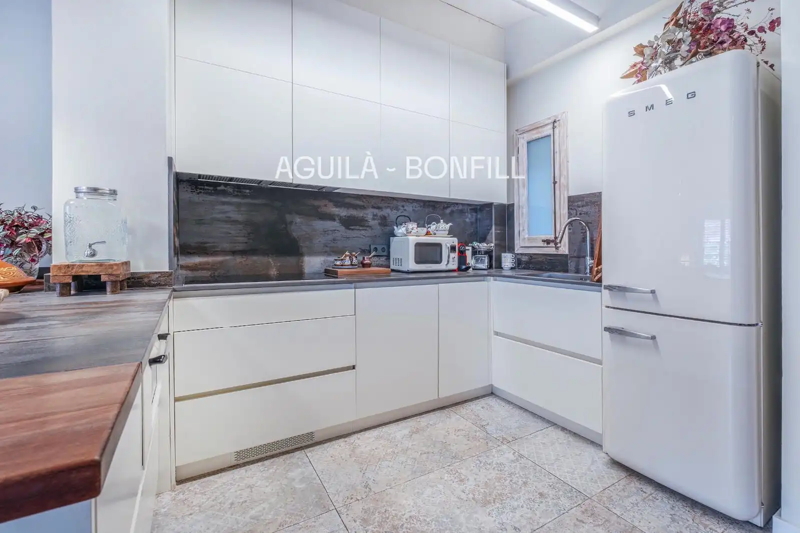 Küche von Wohnung zum Verkauf in Barcelona mit Klimaanlage, Heizung und Parkett