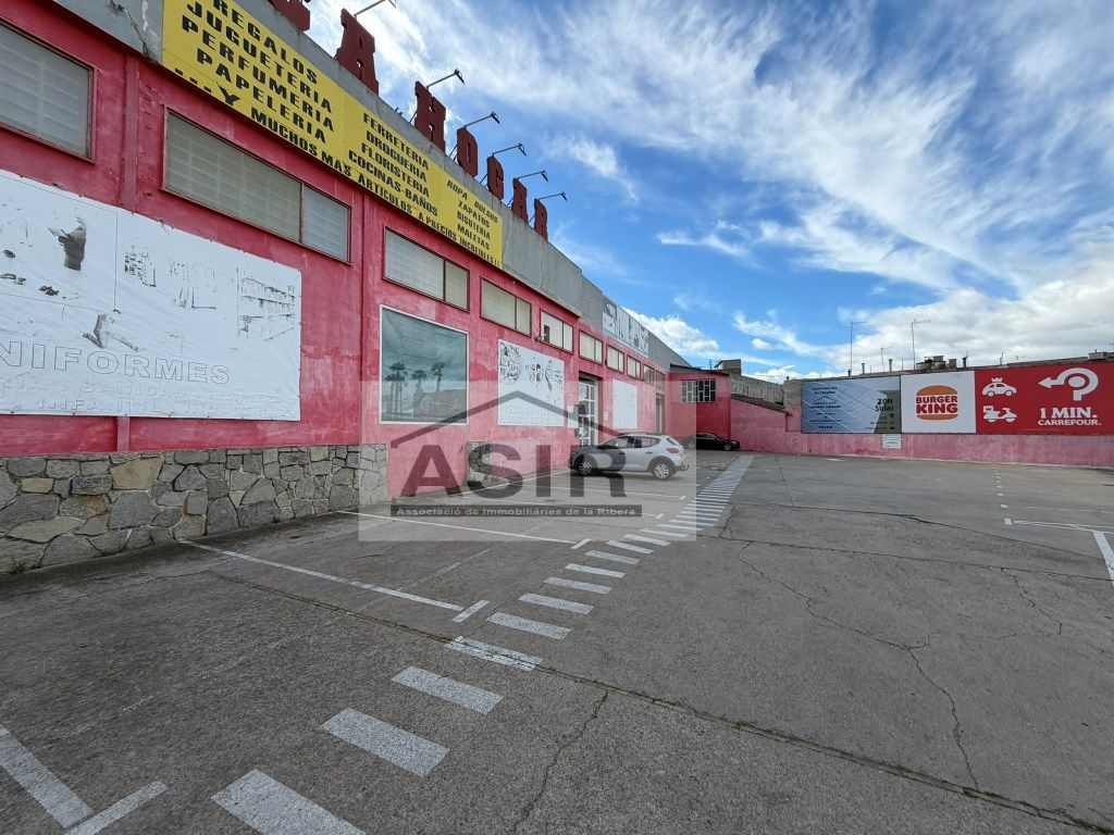 Exterior view of Industrial buildings to rent in Alzira
