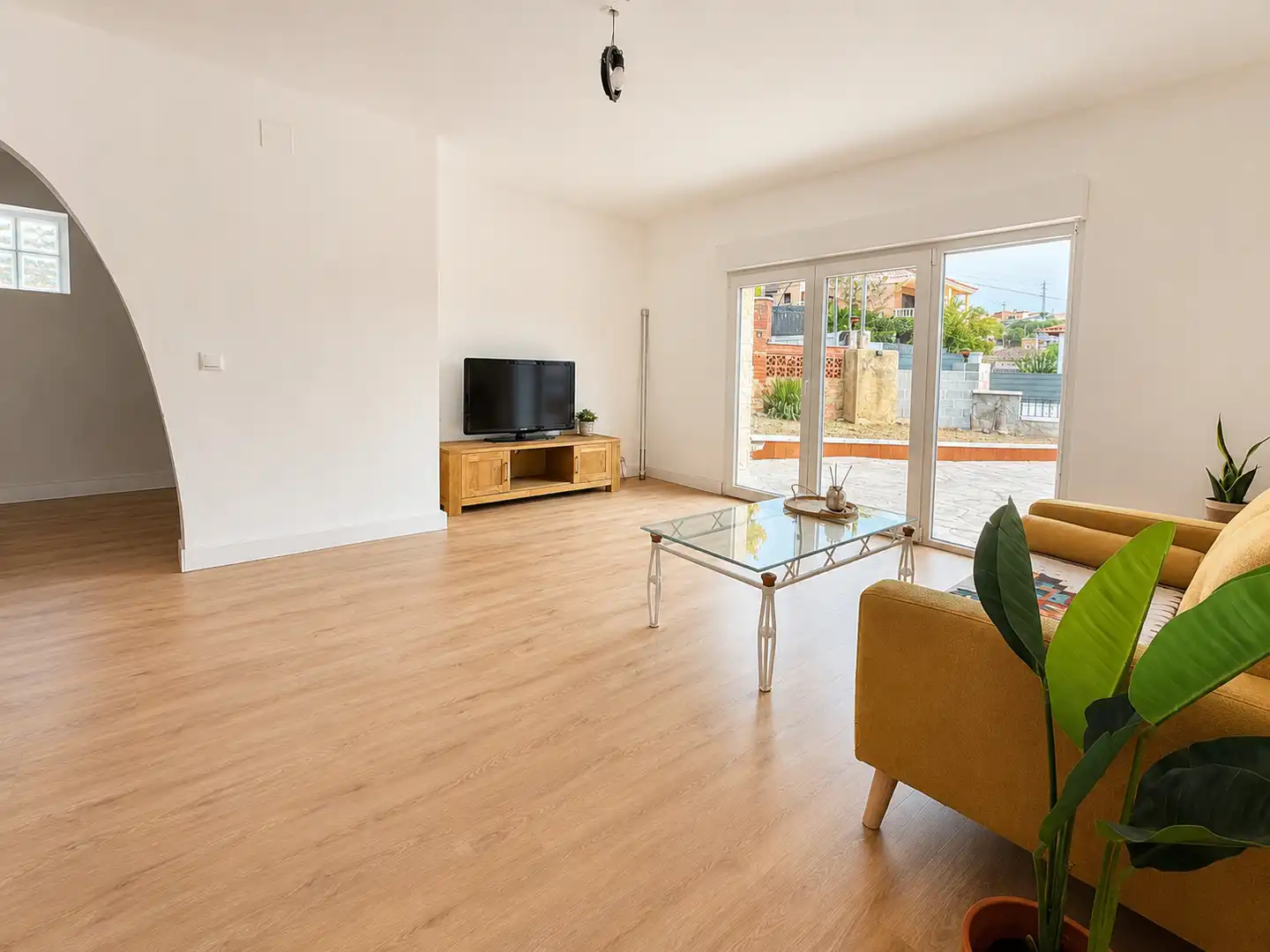 Sala d'estar de Casa o xalet en venda en Calafell amb Aire condicionat, Calefacció i Jardí privat