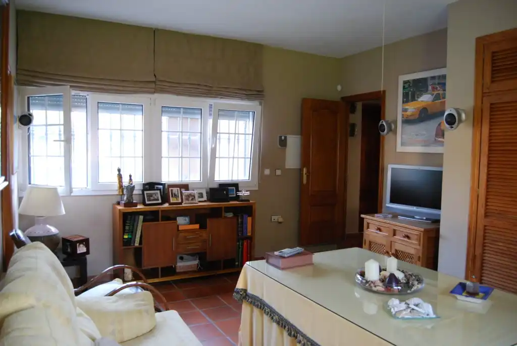 Sala d'estar de Casa o xalet en venda en Alhaurín de la Torre amb Aire condicionat, Jardí privat i Terrassa