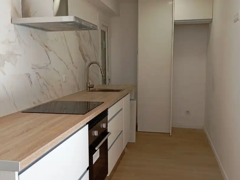 Flat with lift for sale in avinguda sant esteve 77, imagen 5