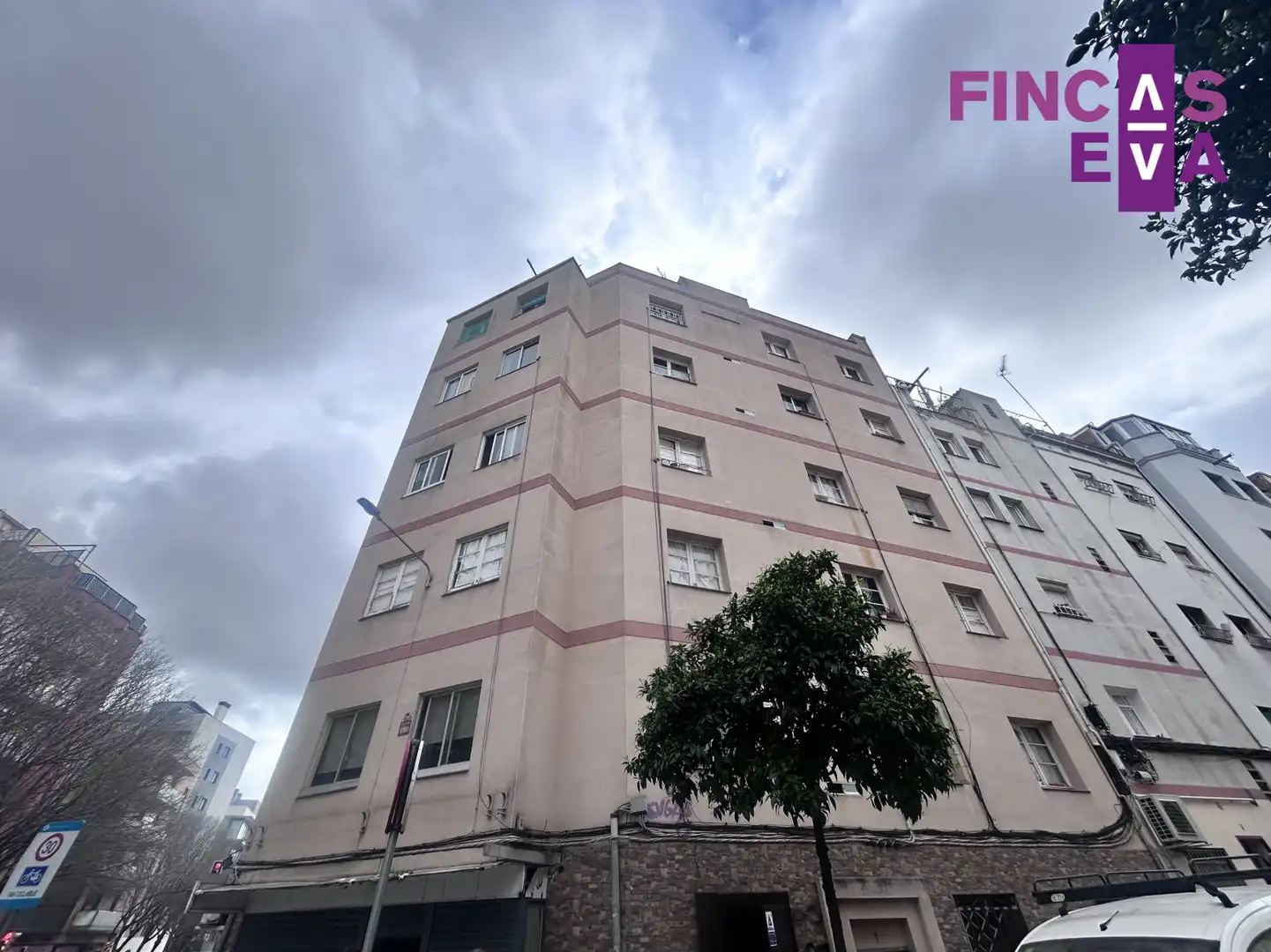 Exterior view of Flat for sale in L'Hospitalet de Llobregat