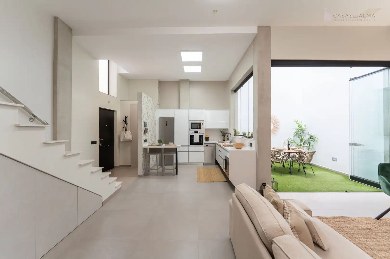 Küche von Einfamilien-Reihenhaus zum Verkauf in Las Palmas de Gran Canaria mit Klimaanlage, Terrasse und Abstellraum