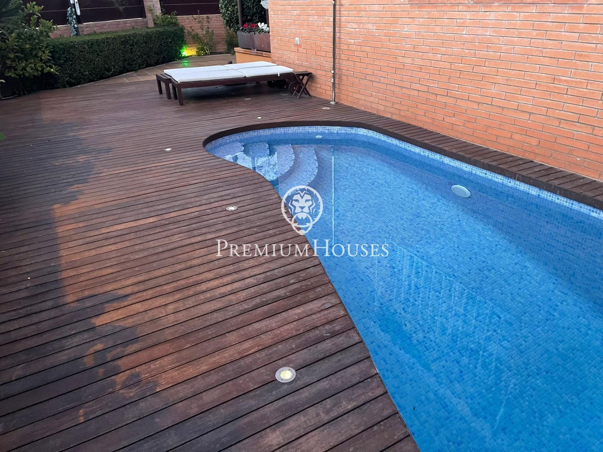 Piscina de Casa o xalet de lloguer en Castelldefels amb Aire condicionat, Calefacció i Jardí privat
