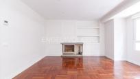 Living room of Apartment for sale in  Madrid Capital  with Air Conditioner, Heating and Parquet flooring