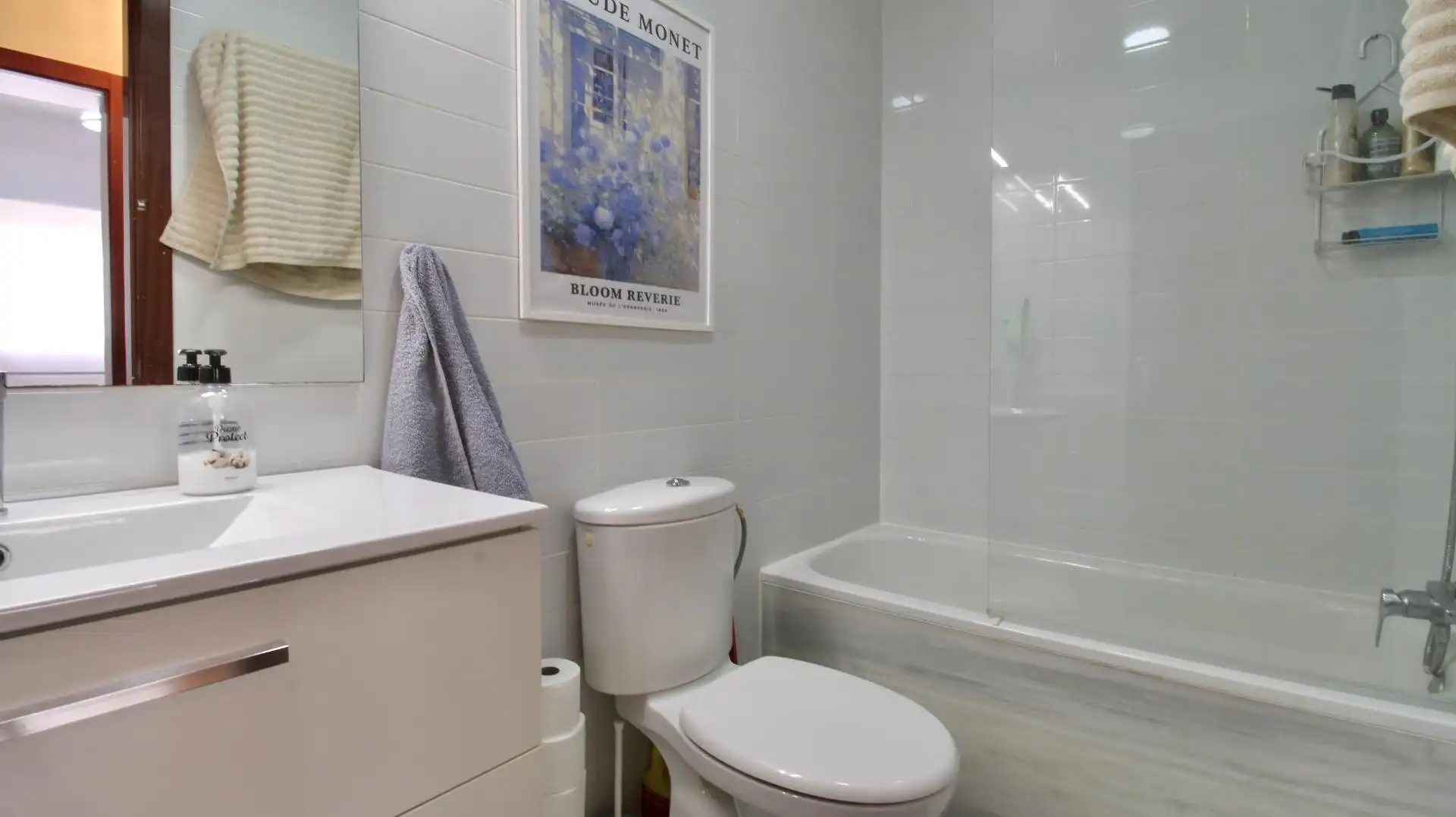 Baño de Ático en venta en Roquetas de Mar con Calefacción, Terraza y Amueblado