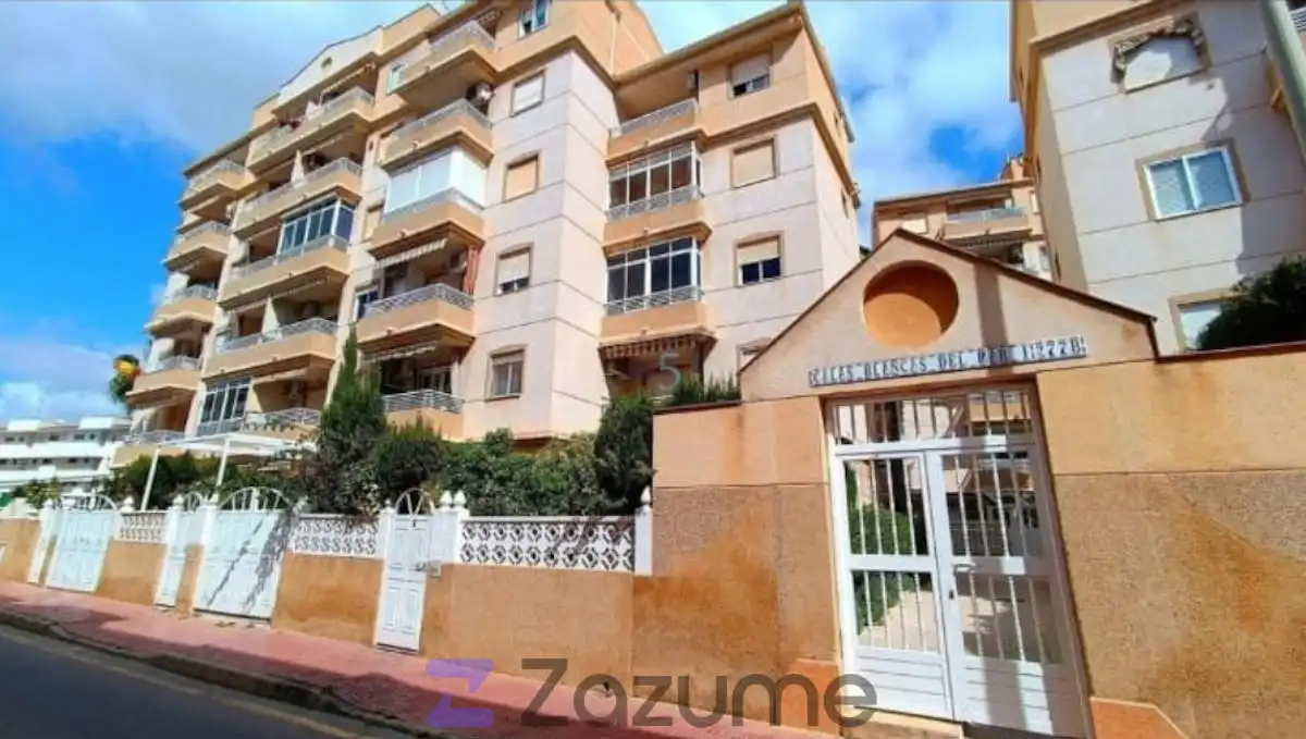Vista exterior de Piso de alquiler en Torrevieja con Aire acondicionado, Calefacción y Piscina