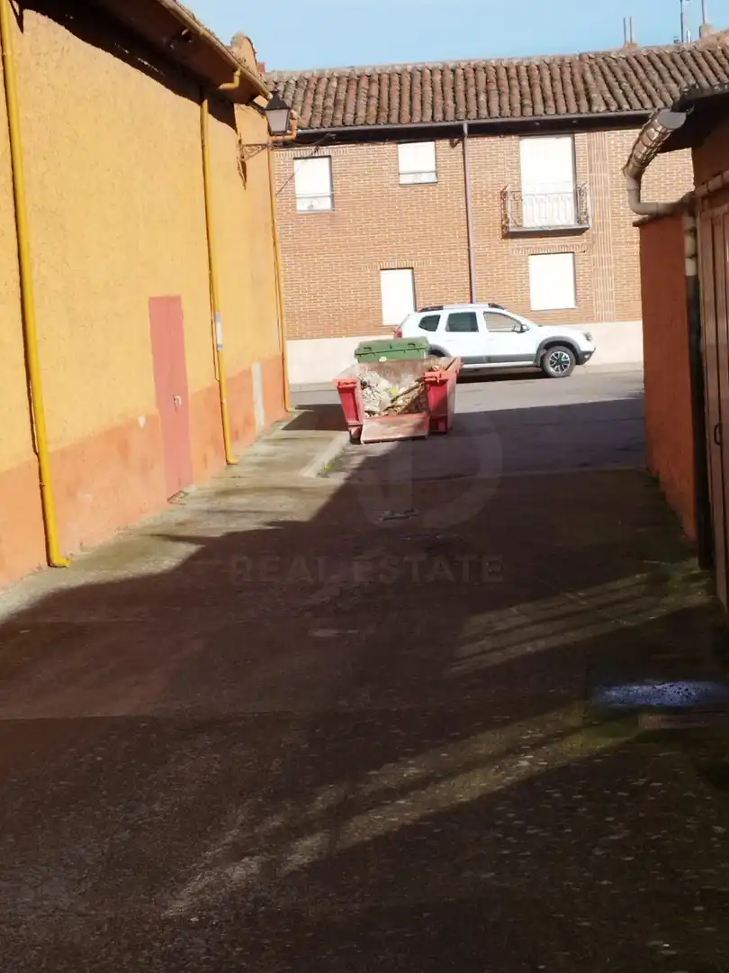 Parking of Buildings for sale in Mansilla de las Mulas
