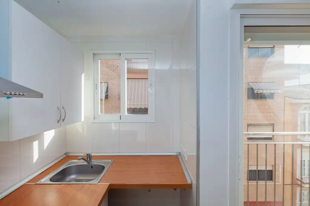 Piso con ascensor en venta en C/ Poeta Llorente, imagen 5