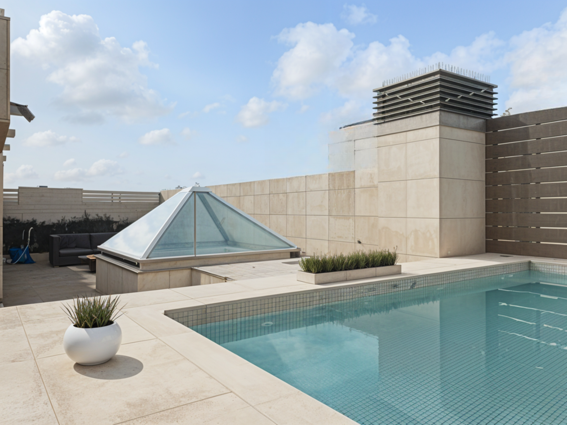 Piscina de Edifici en venda en  Barcelona Capital