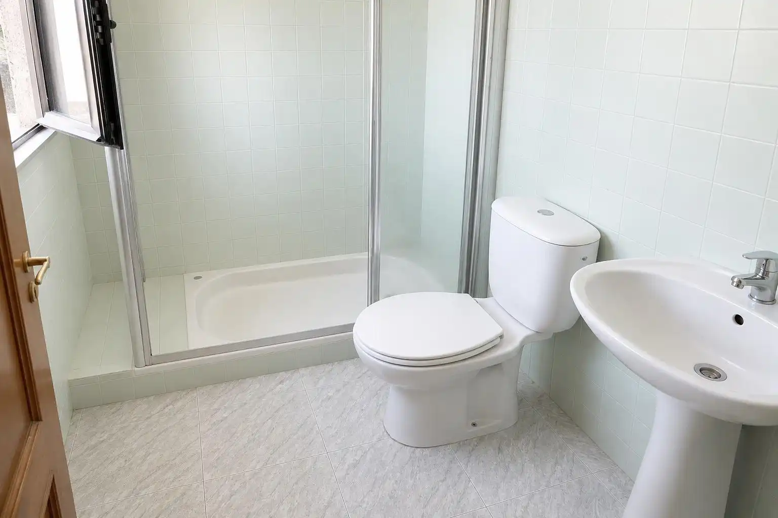 Baño de Casa o chalet en venta en Algeciras con Jardín privado, Trastero y Piscina