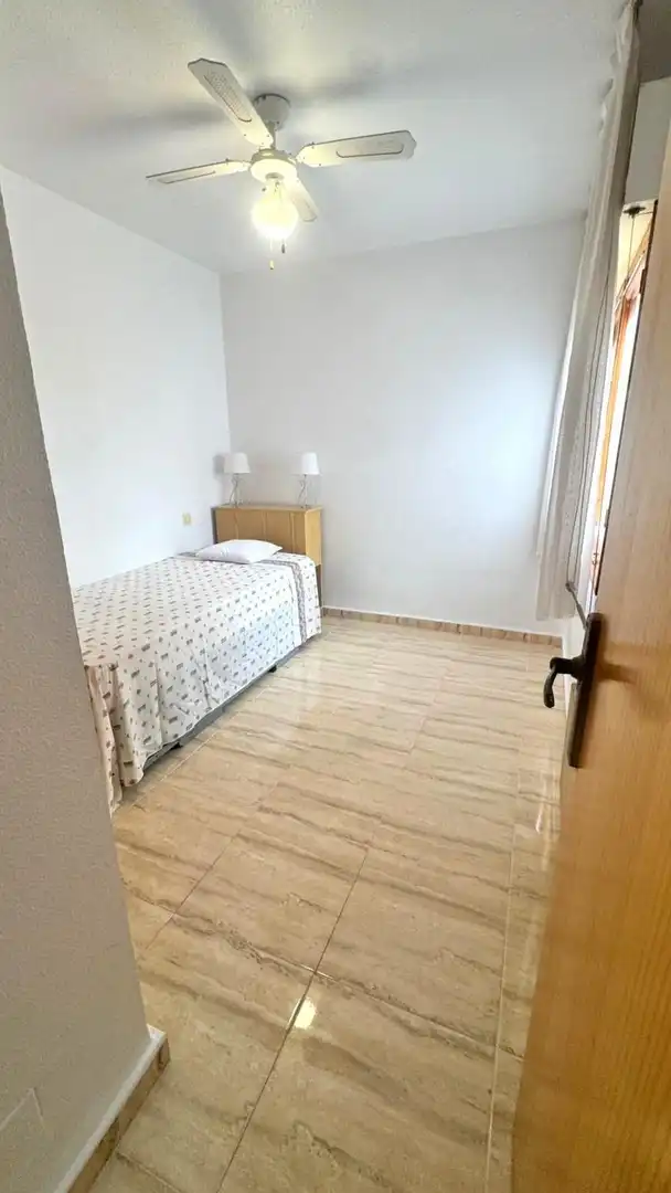 Dormitori de Casa adosada en venda en Orihuela amb Jardí privat, Terrassa i Traster