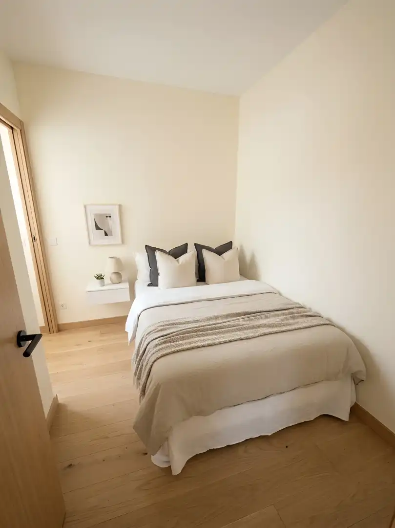 Habitación de Piso en venta en Barcelona con Balcón y Internet