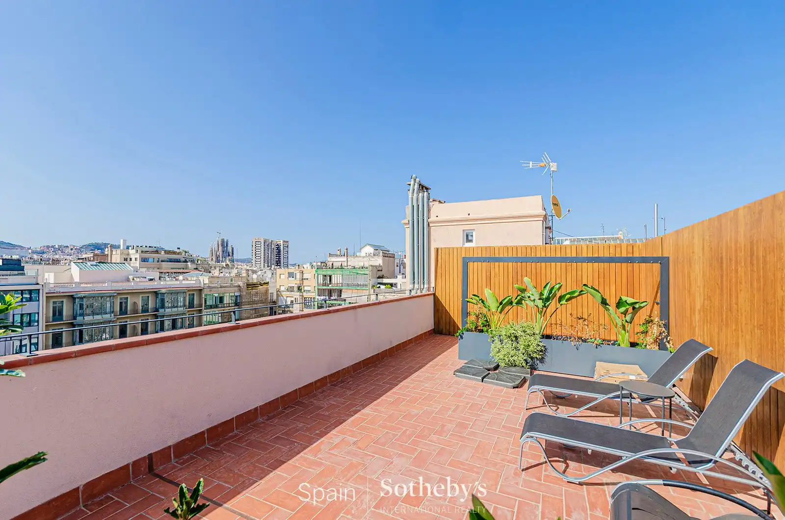 Terrasse von Wohnungen zum Verkauf in Barcelona mit Klimaanlage, Heizung und Abstellraum