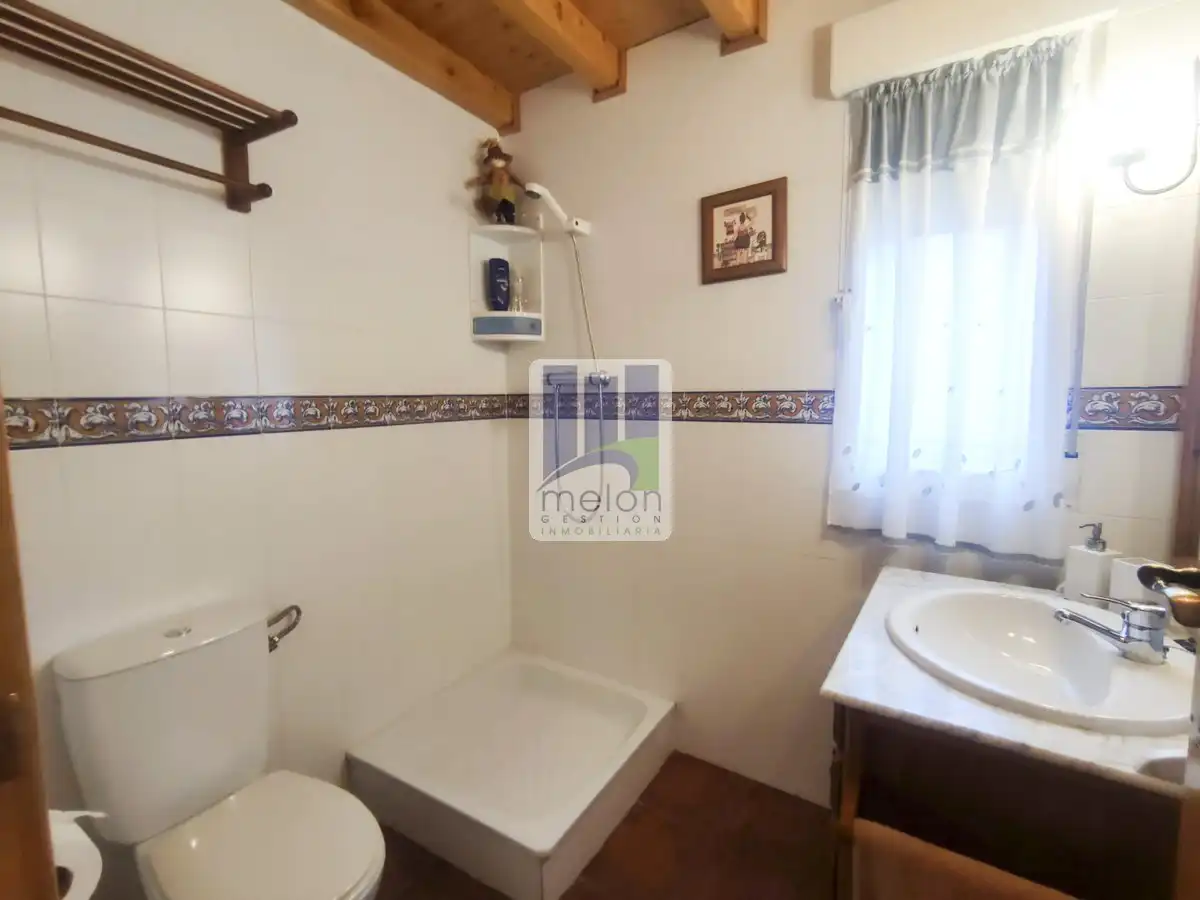 Bathroom of Houses for sale in Atapuerca